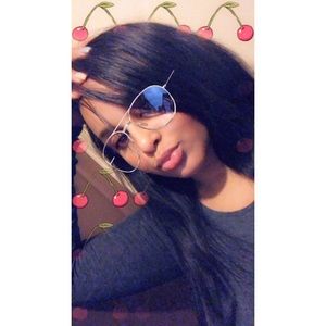 Meet your Posher, Mikayla